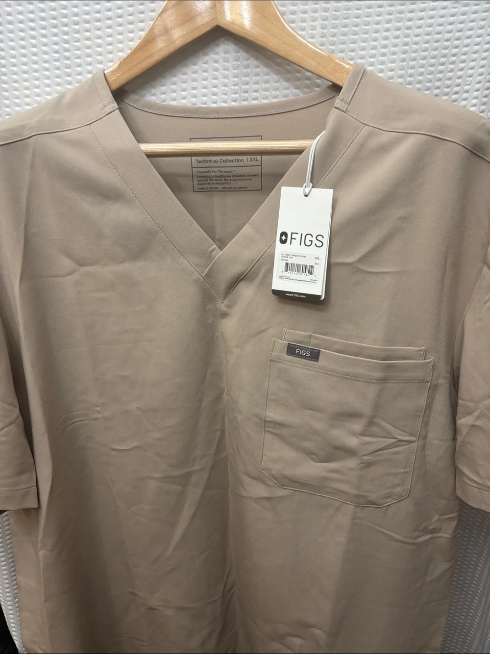 FIGS Men Short Sleeve V-Neck Scrub Top - Sand Beige
